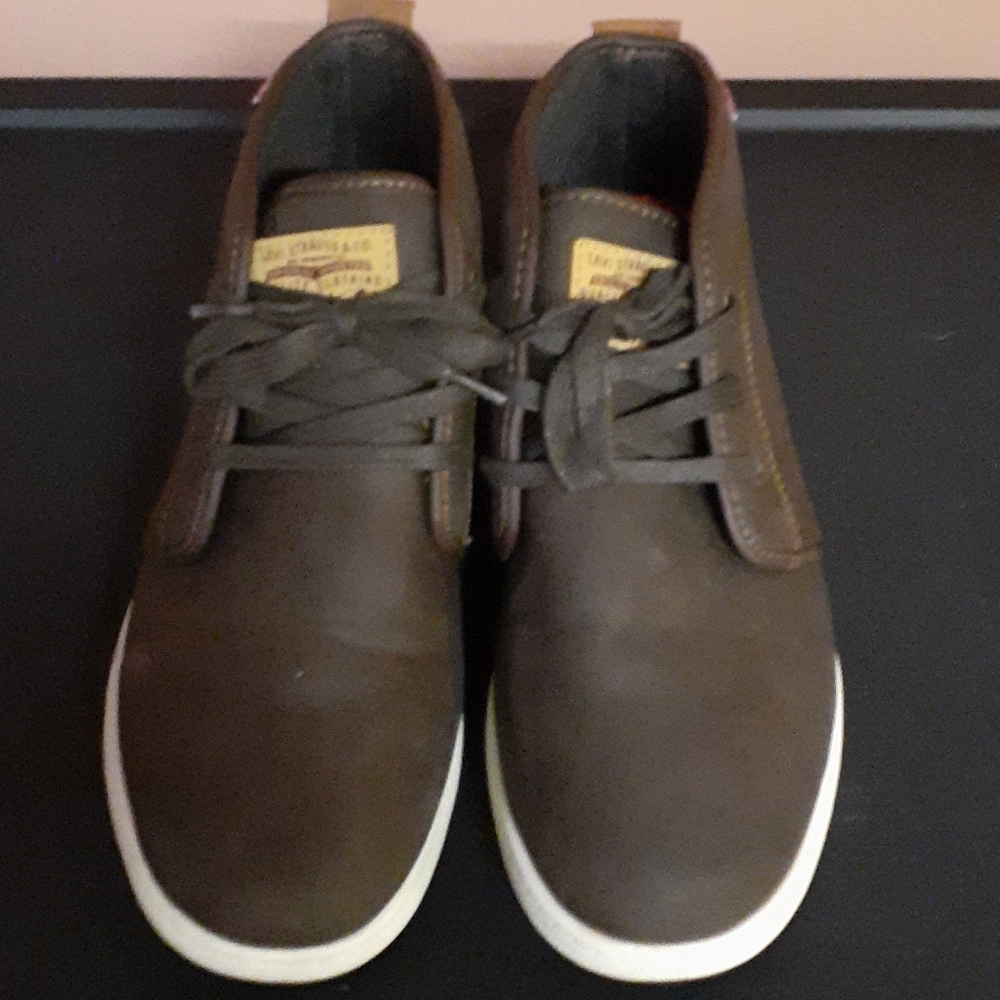 Shoes - Picture 2 of 3
